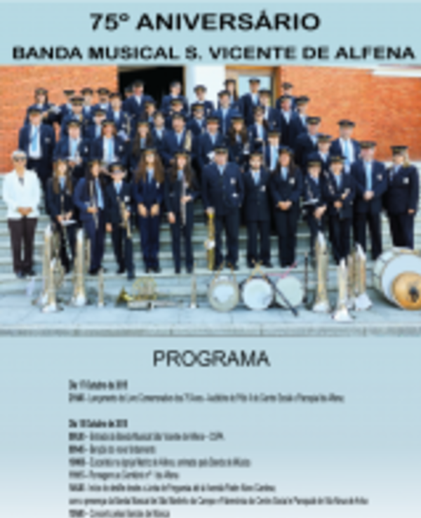 Grupo de músicos da Banda S. Vicente de Alfena em celebração do 75º aniversário.