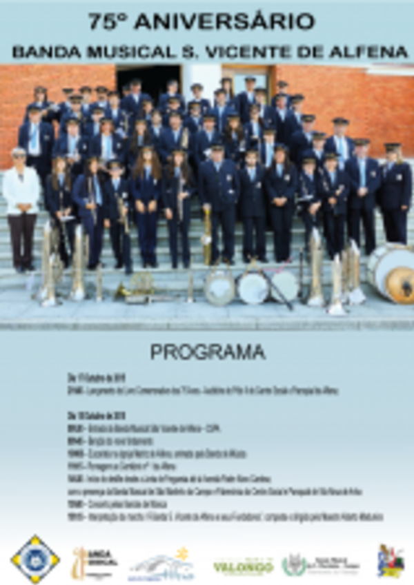Grupo de músicos da Banda S. Vicente de Alfena em celebração do 75º aniversário.