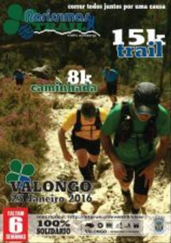 Participantes a subir uma trilha em Valongo, evento de corrida e caminhada.