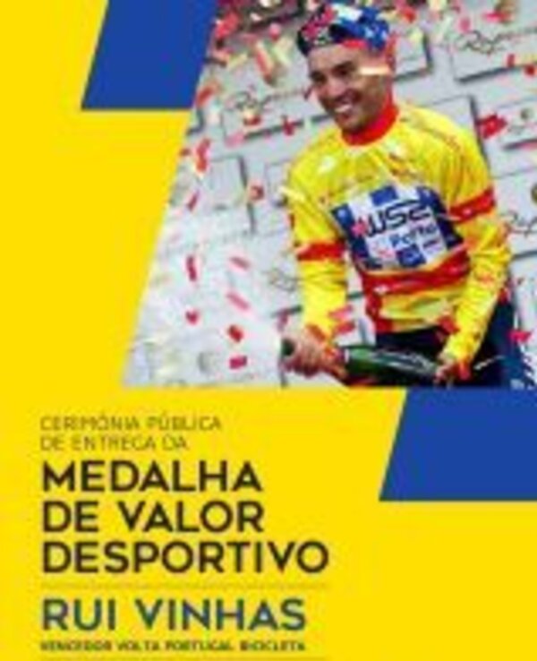 Rui Vinhas em cerimónia de entrega da medalha de valor desportivo.