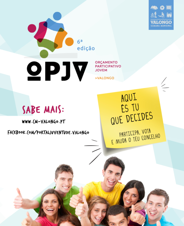 Grupo de jovens sorridentes a mostrar polegares para cima, promovendo participação.