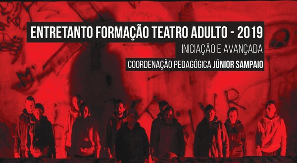 Cartaz de formação de teatro adulto com informações sobre o curso.