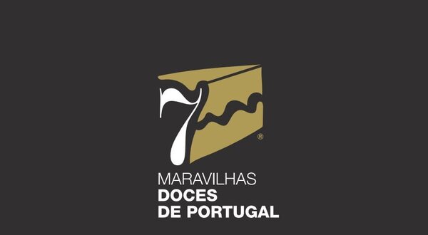 Logótipo das 7 Maravilhas Doces de Portugal, com um fundo escuro.