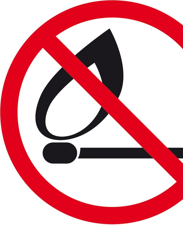 Símbolo de proibição de fósforos e fogo, com círculo vermelho e barra diagonal.