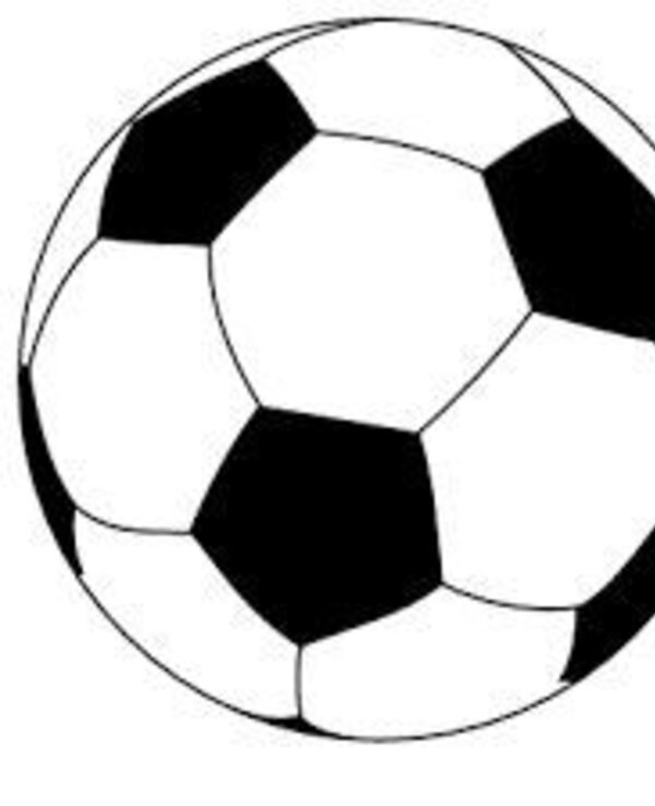 Bola de futebol clássica com padrão preto e branco.