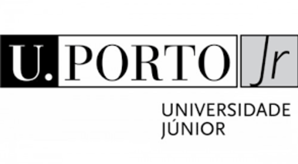 Logotipo da Universidade Júnior do Porto, com texto em preto e cinza.