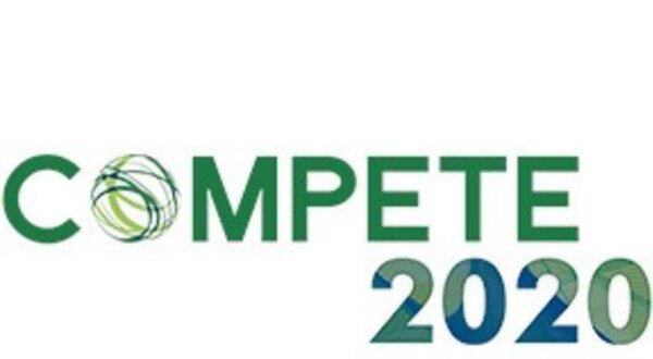 Logotipo do projeto COMPETE 2020 com texto em verde e azul.