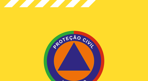 Cartaz amarelo com aviso à população e logotipo da Proteção Civil de Valongo.