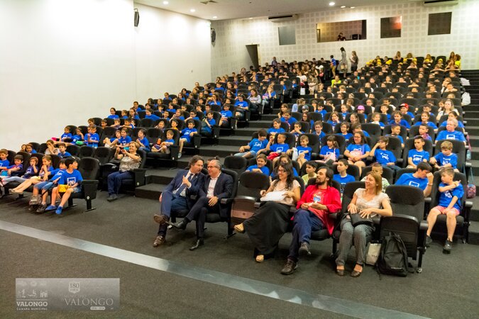 «As Raposas de La Fontaine» levam 4.000 crianças ao Teatro