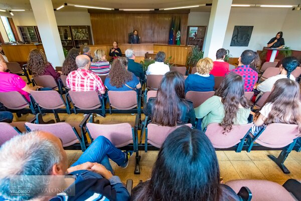 Atribuídas bolsas de estudo a estudantes universitários