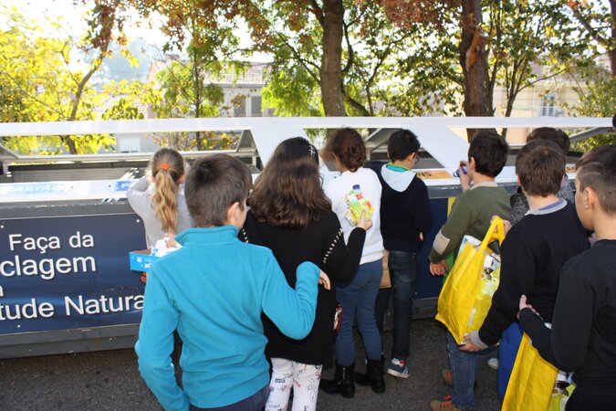 Ecoponto Móvel recolhe 320 KG de resíduos na Escola Básica e Secundária de Campo